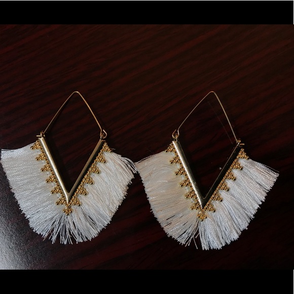 Lovely Triangular Tassel Earrings! - Picture 10 of 11